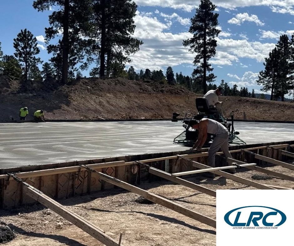 Image of Lester-Robbins Construction crew in action